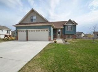 7335 Lamont Cir NE, Albertville, MN 55301