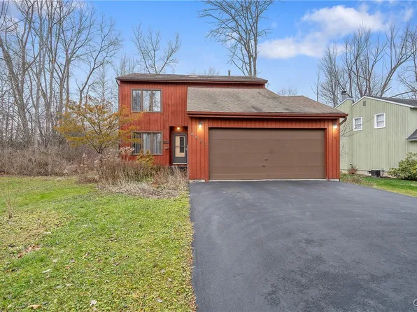 8637 Grey Birch Dr, Baldwinsville, NY 13027