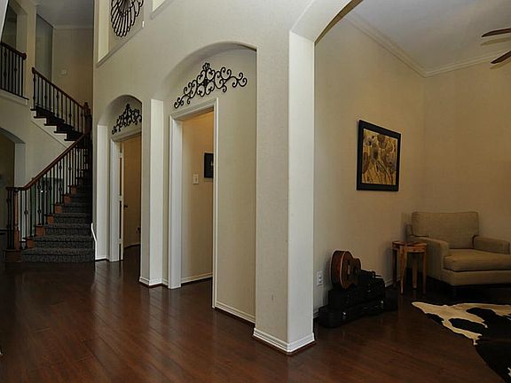 You can see all the way to the living area from the front door. An amazing view