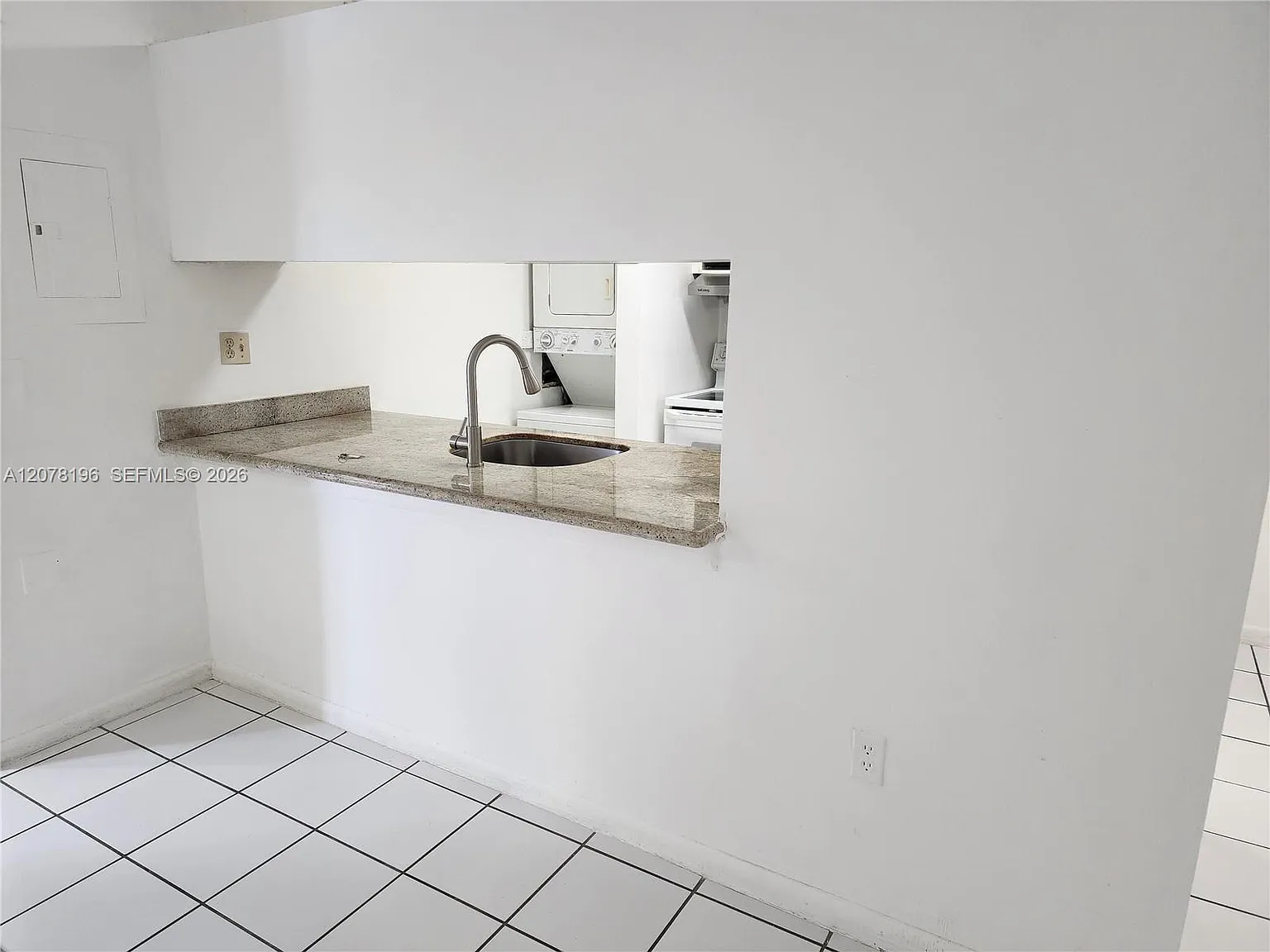 2 bed, 1100 sqft, $2,200 — Photo 1