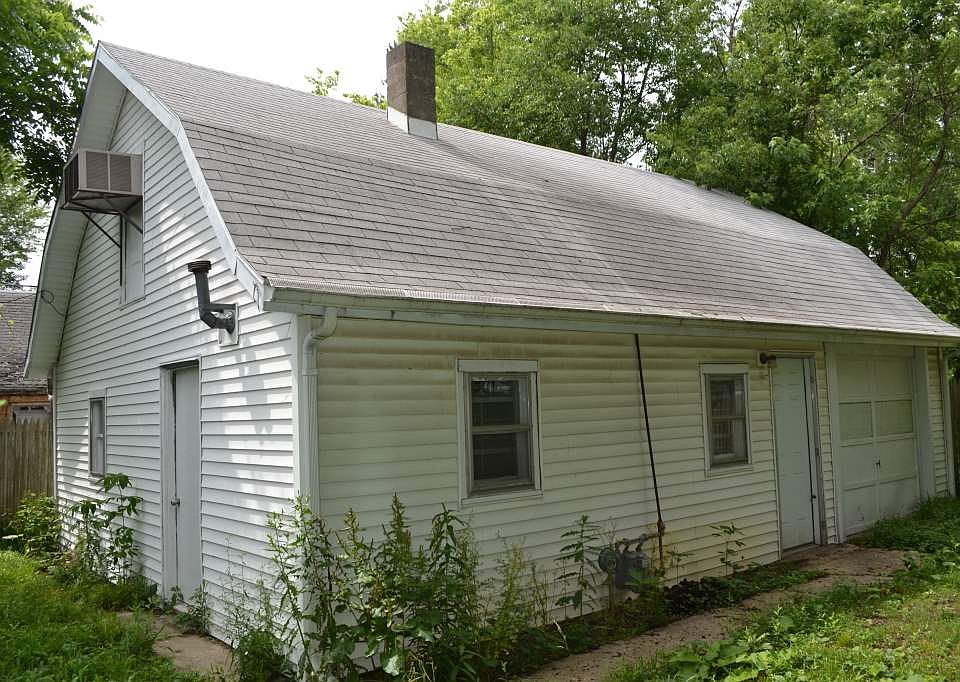 1st image of 1605 S Kingston Dr