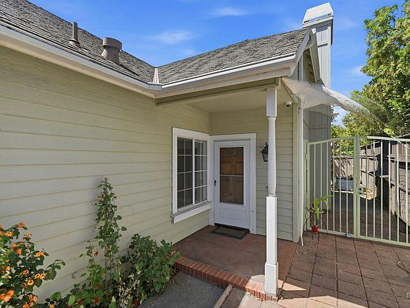 4th image of 864 Glen Miller Drive