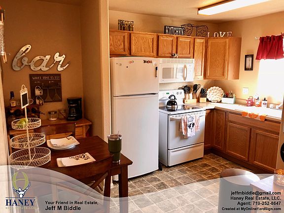 Dining Area & Kitchen