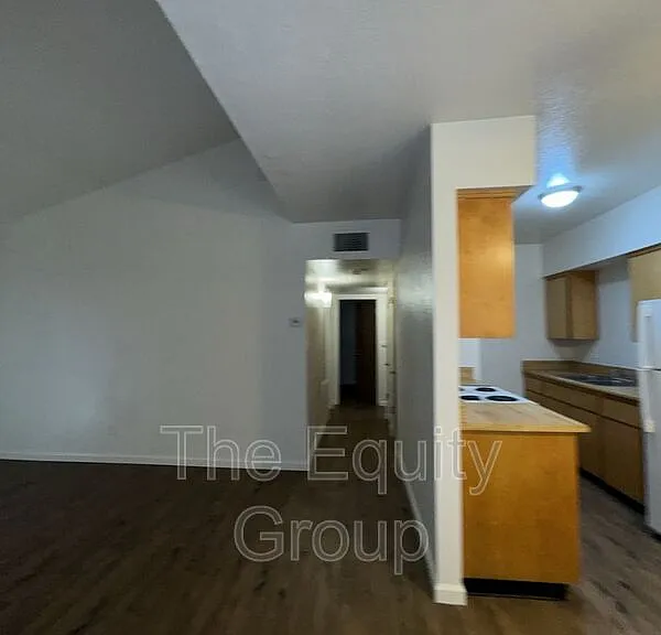 1326 W Elowin Ave — Photo 2