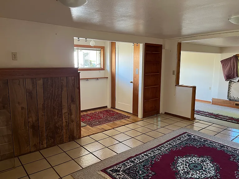 2858 Fairview Ave E — Photo 11