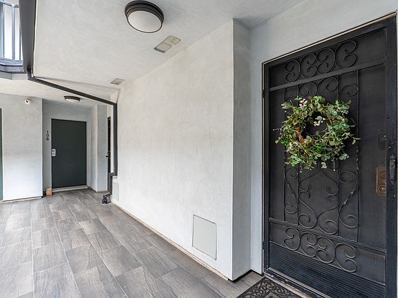 5th image of 1124 N La Cienega Blvd APT 108