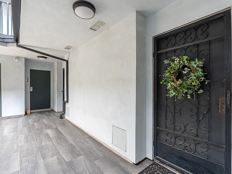 1124 N La Cienega Blvd #108 — Photo 5