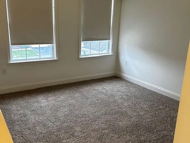 527 Oak Hill Ln — Photo 14