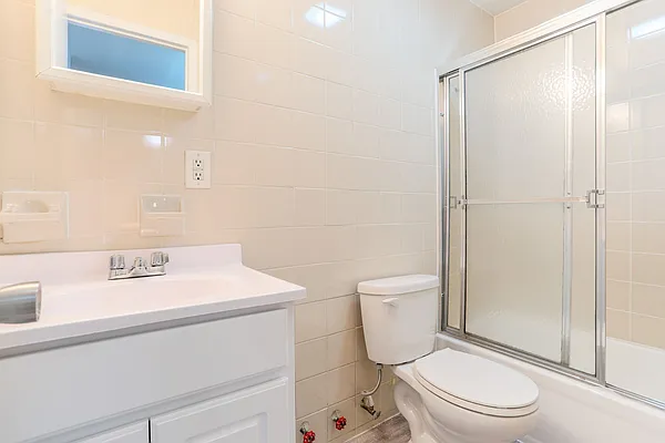 Rented by Highline Residential | media 4