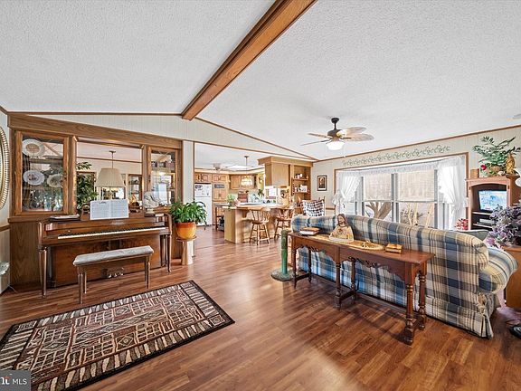 3rd image of 108 Gale Dr