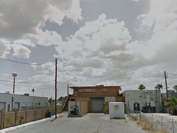 2nd image of 1623 Fremont St