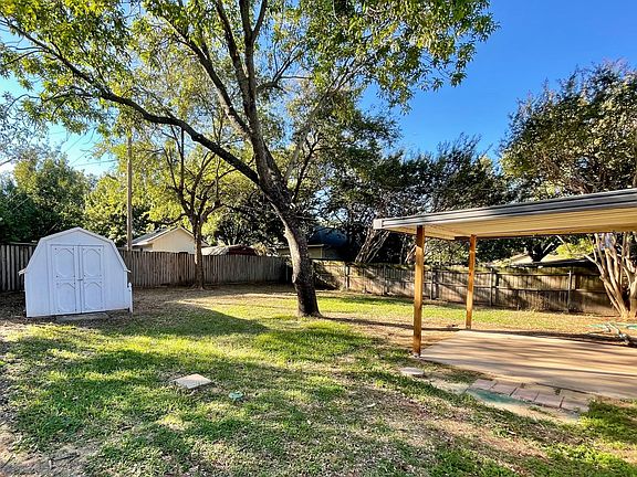 5th image of 2608 Highgate Dr