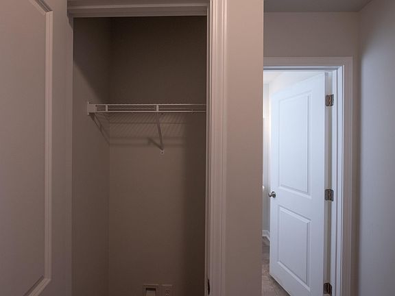 3rd image of 661 Penfolds Way