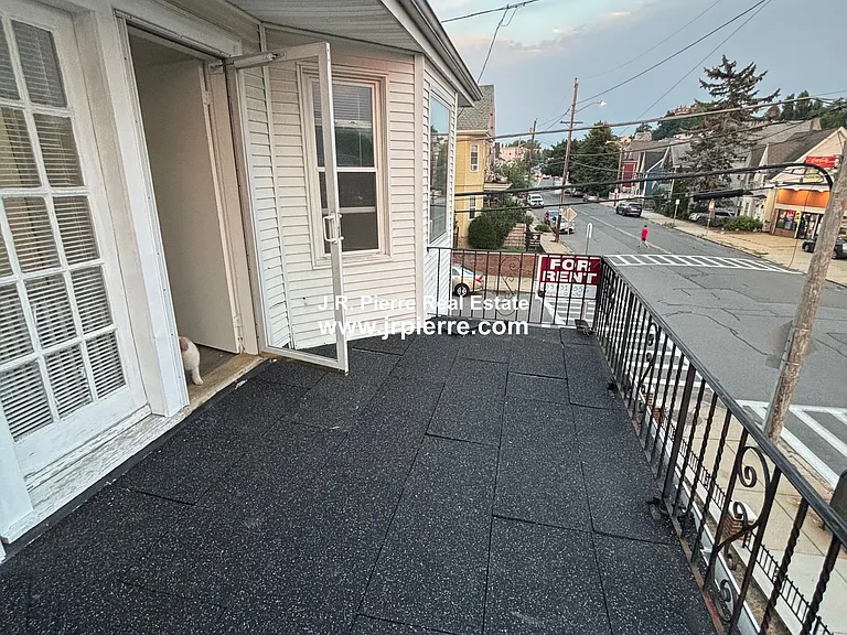 560 Main St #2 — Photo 12