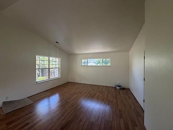 3rd image of 1209 Iowa St #1211