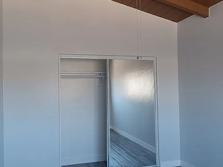 6346 Middleton Ave — Photo 21