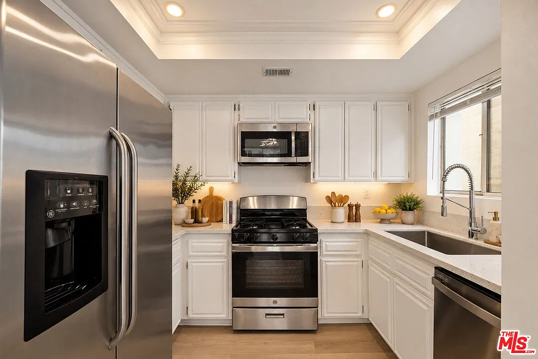 2 bed, 2.0 bath, $3,795 — Photo 3