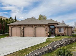540 Lodi Loop, Richland, WA 99352