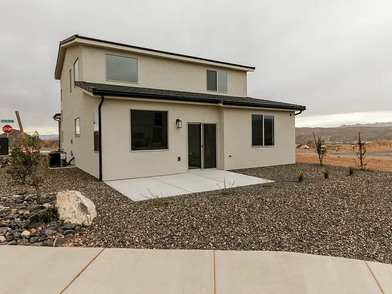 2862 W 500 N — Photo 37