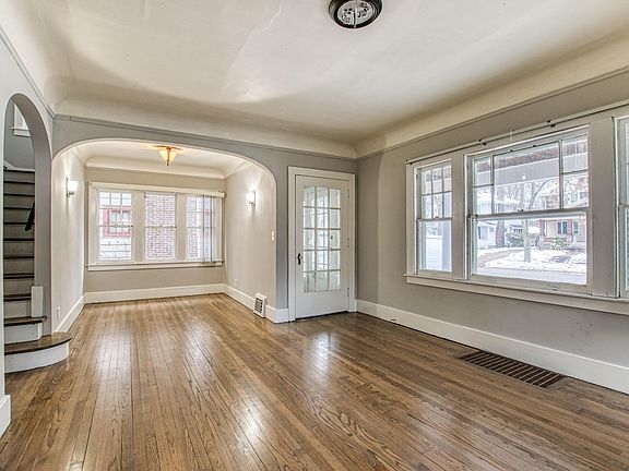 5th image of 2053 Francis Ave SE