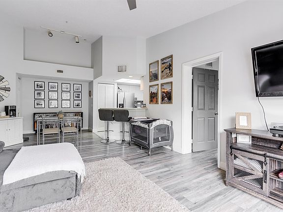 2nd image of 2131 SE 10th Avenue #1110