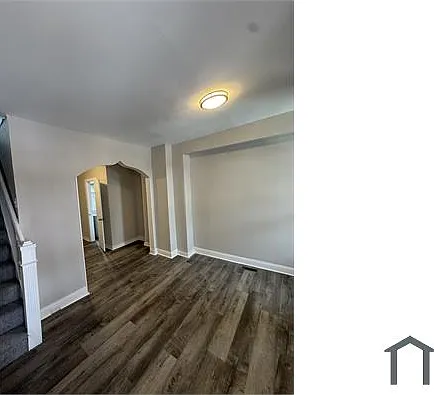 3 bed, 1127 sqft, $2,000 — Photo 2