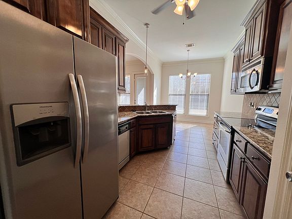 5th image of 1118 Creole Dr