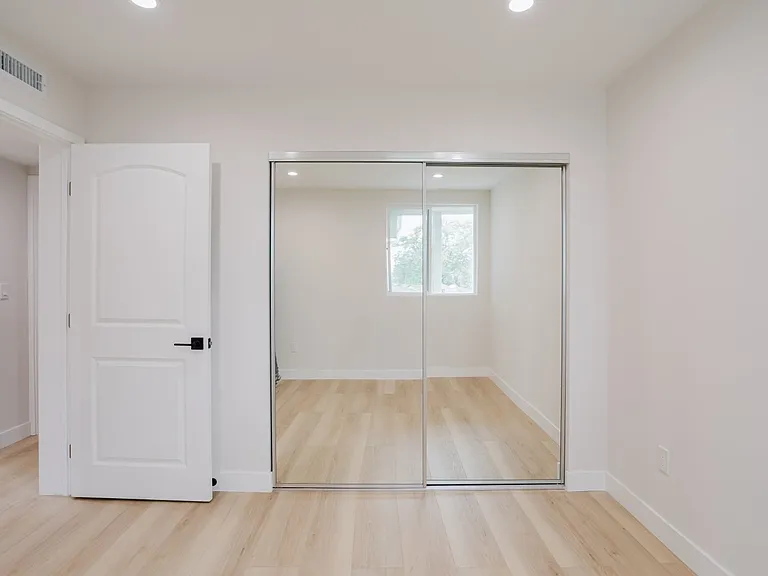8915 Wakefield Ave — Photo 12