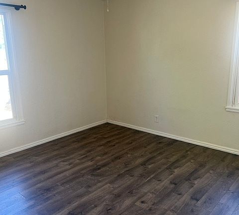 4th image of 5727 61st St