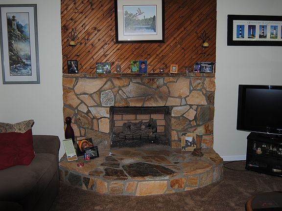 Rock fp with gas logs.