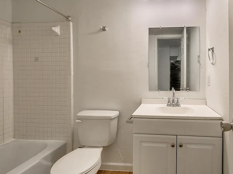 Northwood Apartments — Photo 15
