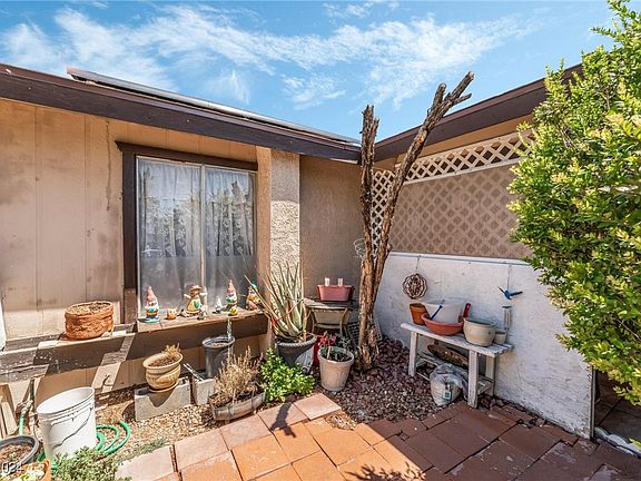 5th image of 4920 Danbrook Ct #0