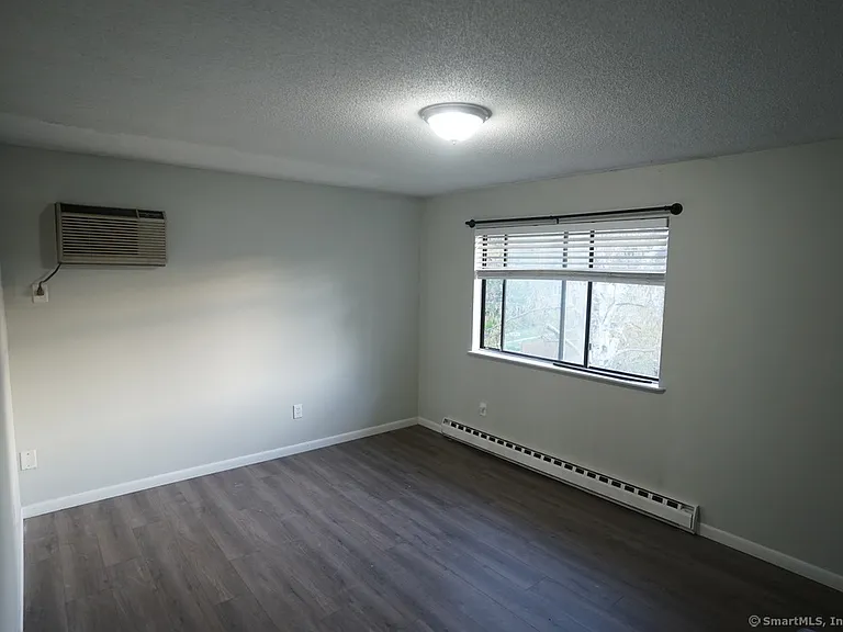 188 Moreland Ave — Photo 9