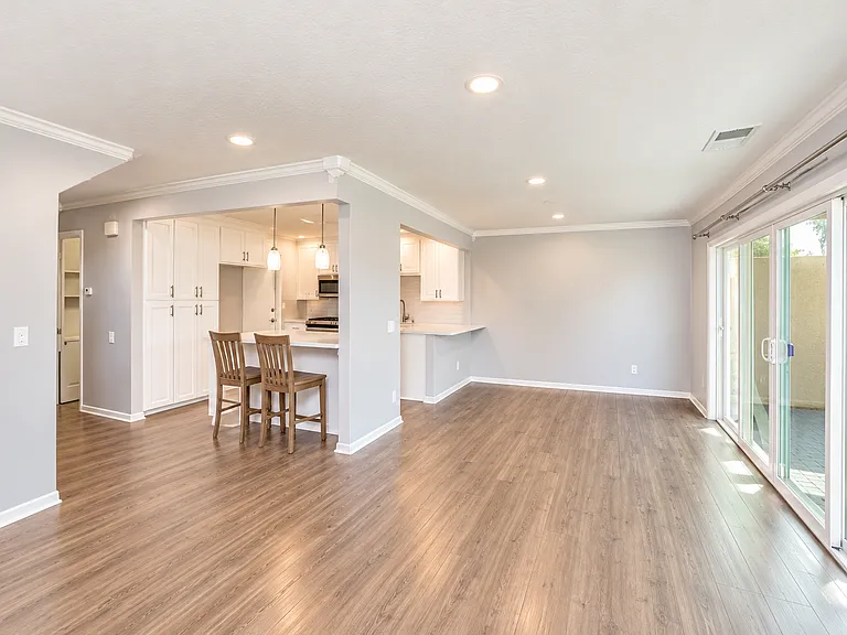 4701 Carmonita Ln — Photo 8
