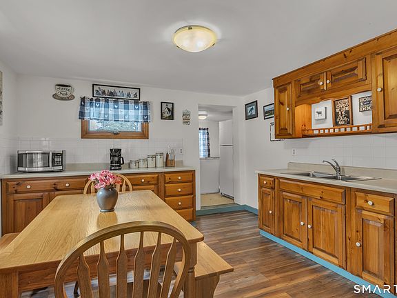 3rd image of 51 Sandy Beach Road