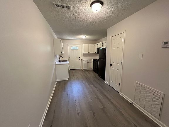 5th image of 1156 S Washington Ave #0