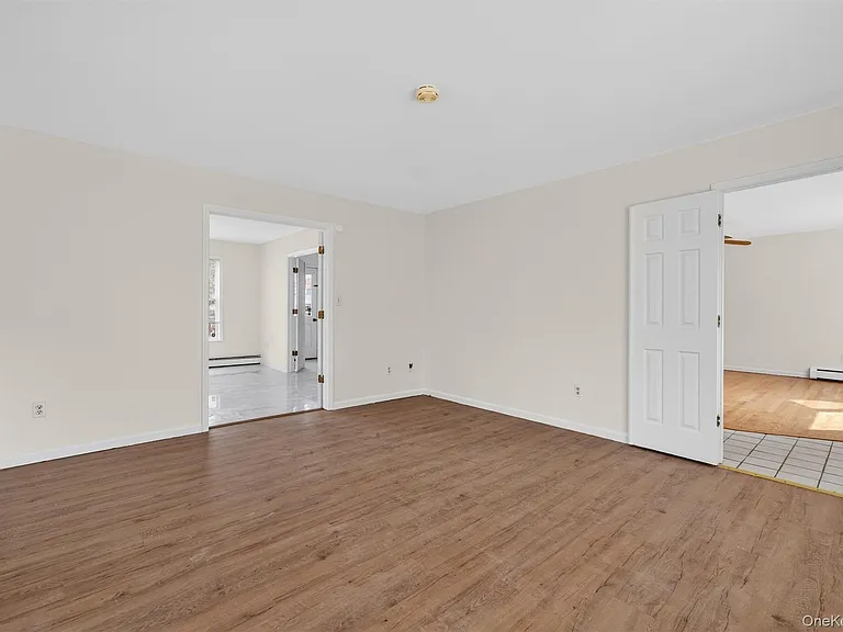 82 Walton Ter — Photo 7