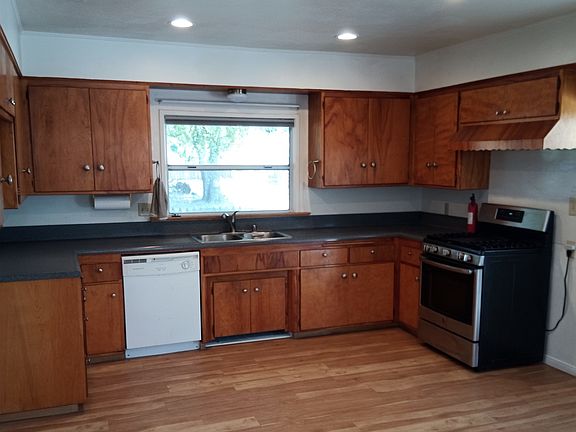 3rd image of 8827 Nogal Ave