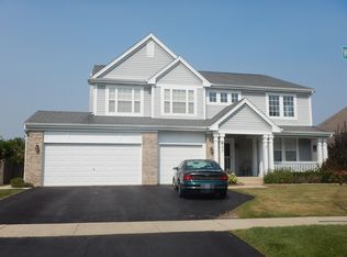 833 Williamstown Dr, Carol Stream, IL