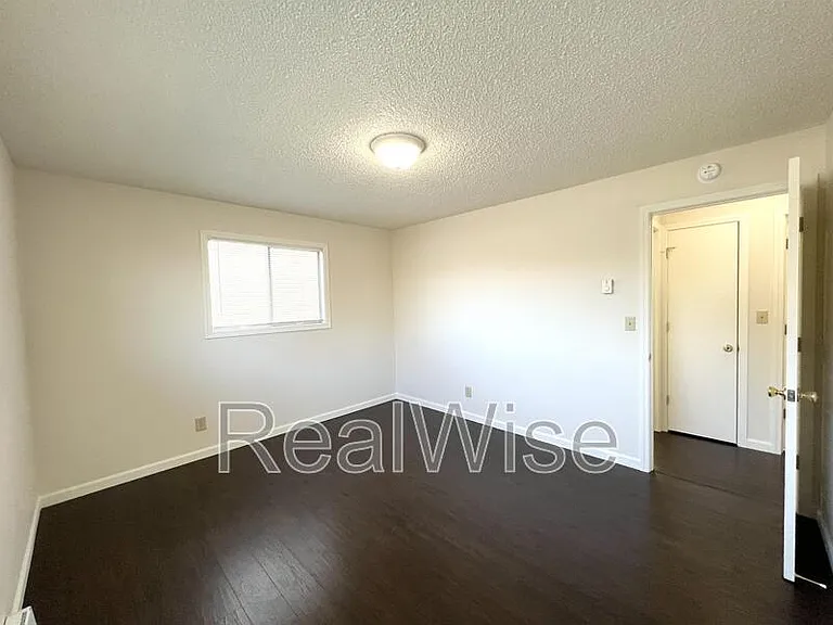 213 NE 7th St — Photo 18