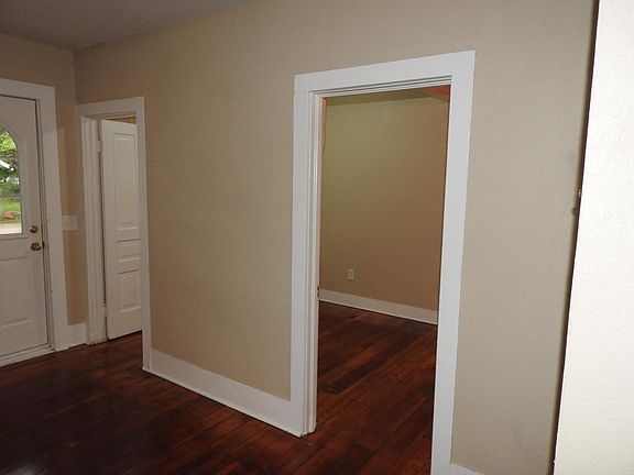 4th image of 1010 Garfield Ave NW