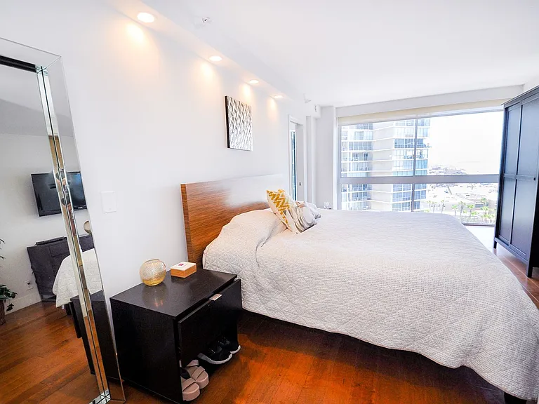 1810 Avenida Del Mundo #1009 — Photo 11