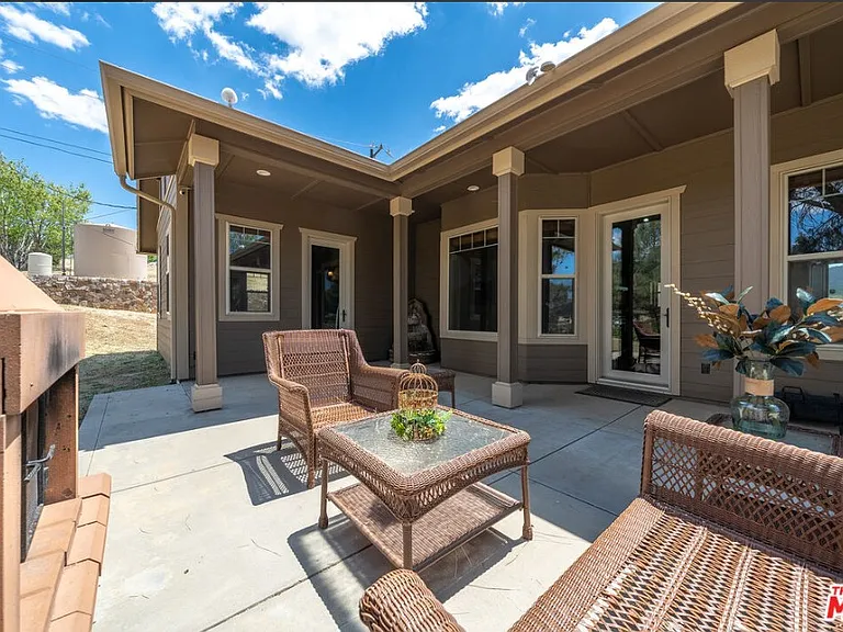 18087 Newview Dr — Photo 2