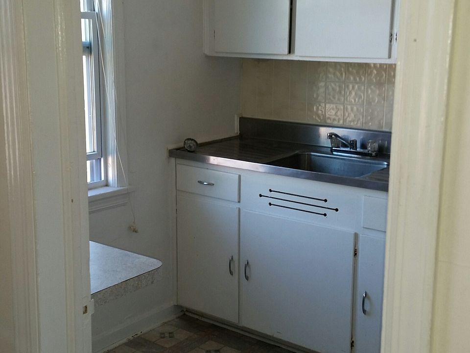 1st image of 4027 Rocky River Dr APT 20