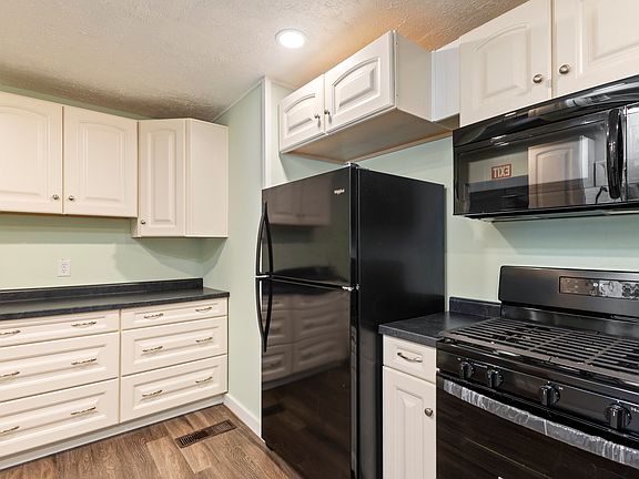 5th image of 3133 N Arlington Ave