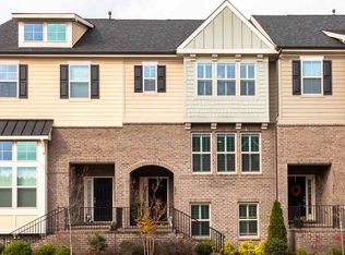 403 N Tunstall Ave, Apex, NC 27502