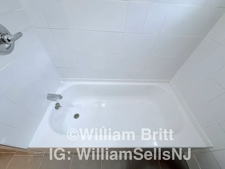 9 Bentley Ave #15 — Photo 7