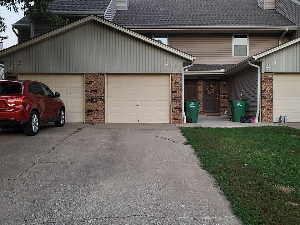 1st image of 213 NE Timbercreek Dr #213