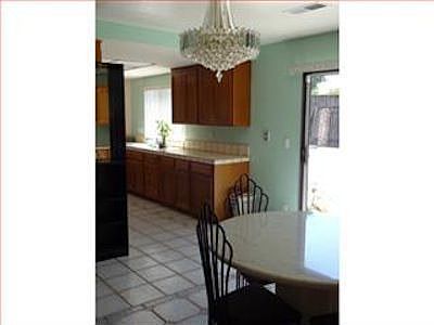 4th image of 2208 Emerald Hills Cir