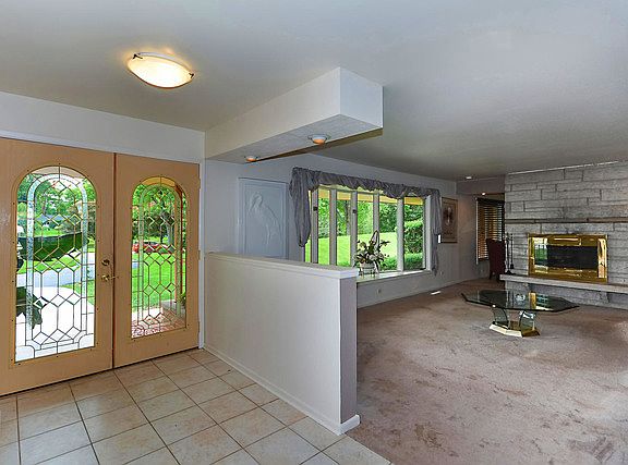 4th image of 21370 W South Boschome Cir